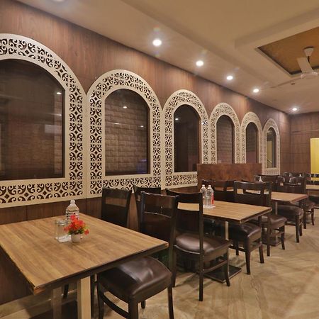 Hotel Janki Inn Sigra 2 Km From Kashi Vishwanath Dham Varanasi Eksteriør bilde