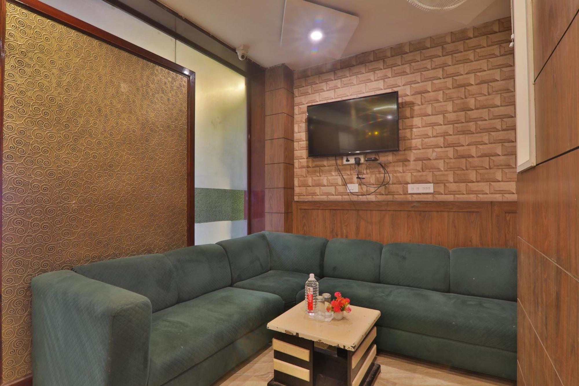 Hotel Janki Inn Sigra 2 Km From Kashi Vishwanath Dham Varanasi Eksteriør bilde