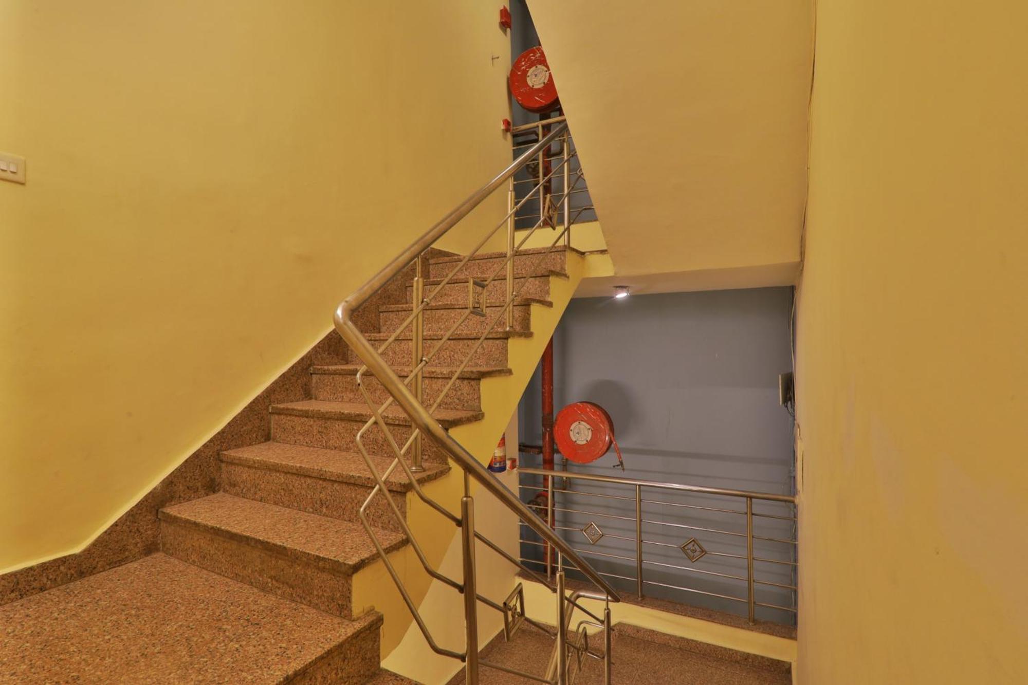 Hotel Janki Inn Sigra 2 Km From Kashi Vishwanath Dham Varanasi Eksteriør bilde