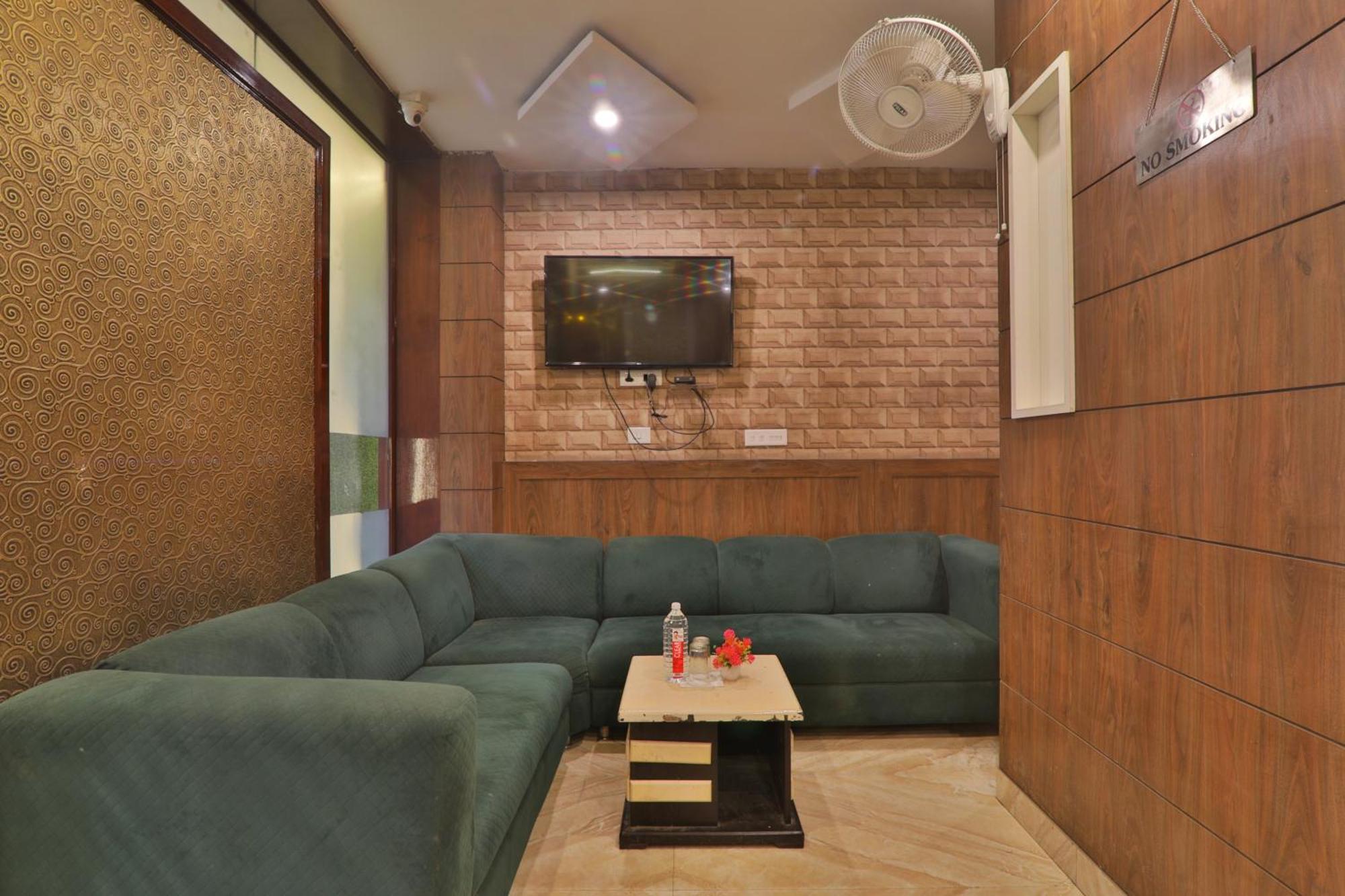 Hotel Janki Inn Sigra 2 Km From Kashi Vishwanath Dham Varanasi Eksteriør bilde