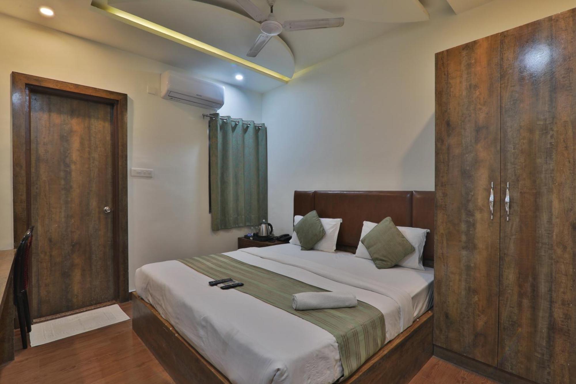 Hotel Janki Inn Sigra 2 Km From Kashi Vishwanath Dham Varanasi Eksteriør bilde