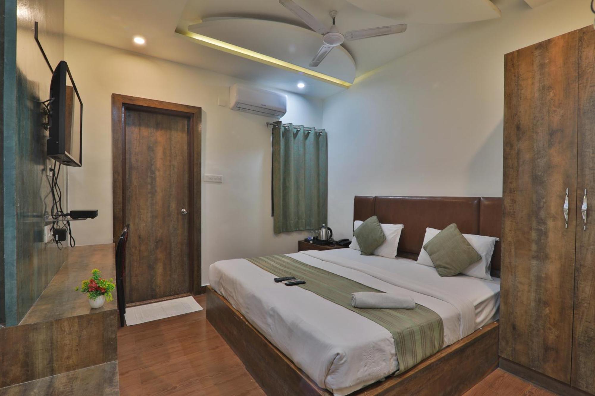 Hotel Janki Inn Sigra 2 Km From Kashi Vishwanath Dham Varanasi Eksteriør bilde