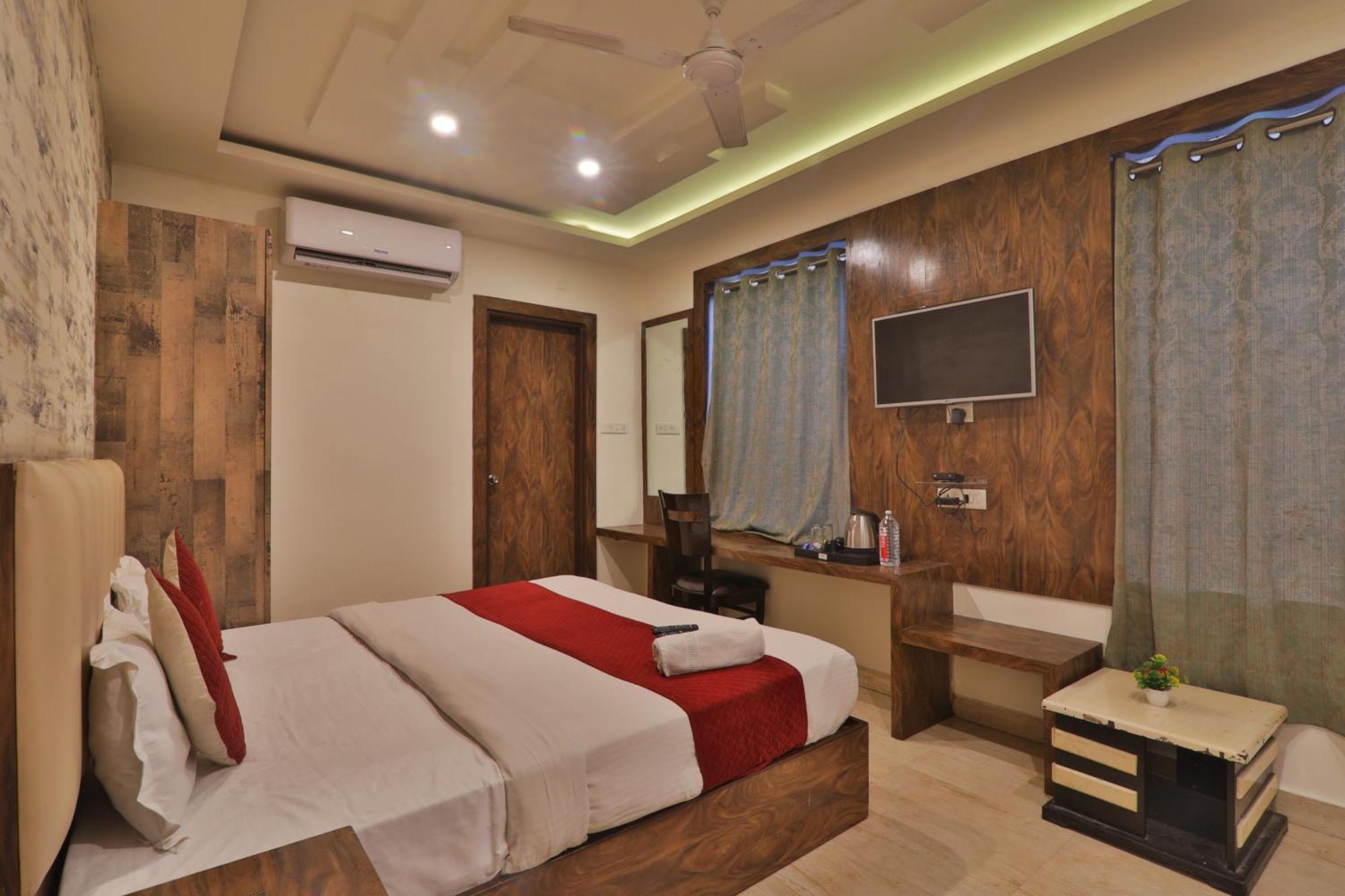 Hotel Janki Inn Sigra 2 Km From Kashi Vishwanath Dham Varanasi Eksteriør bilde
