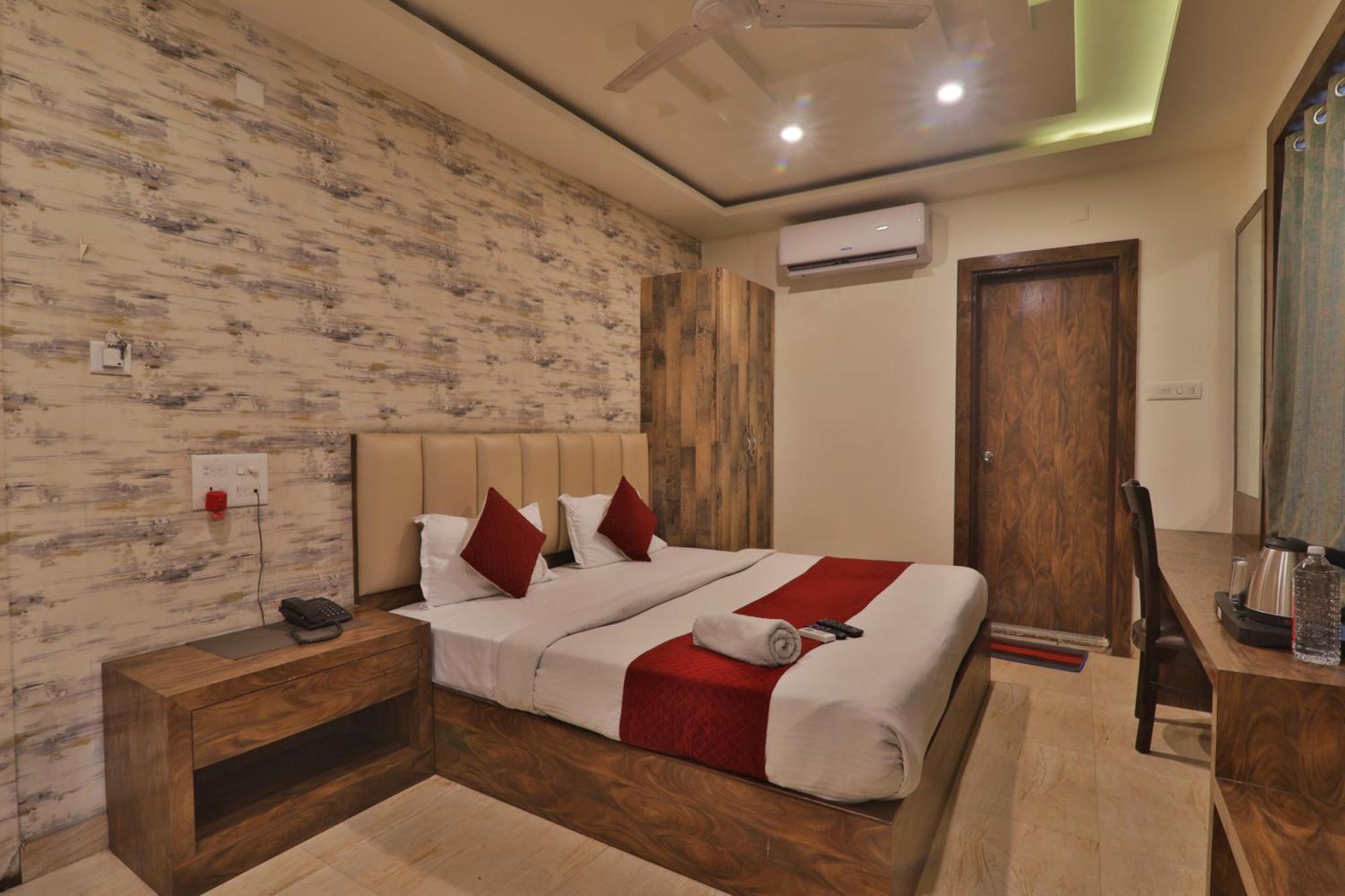 Hotel Janki Inn Sigra 2 Km From Kashi Vishwanath Dham Varanasi Eksteriør bilde