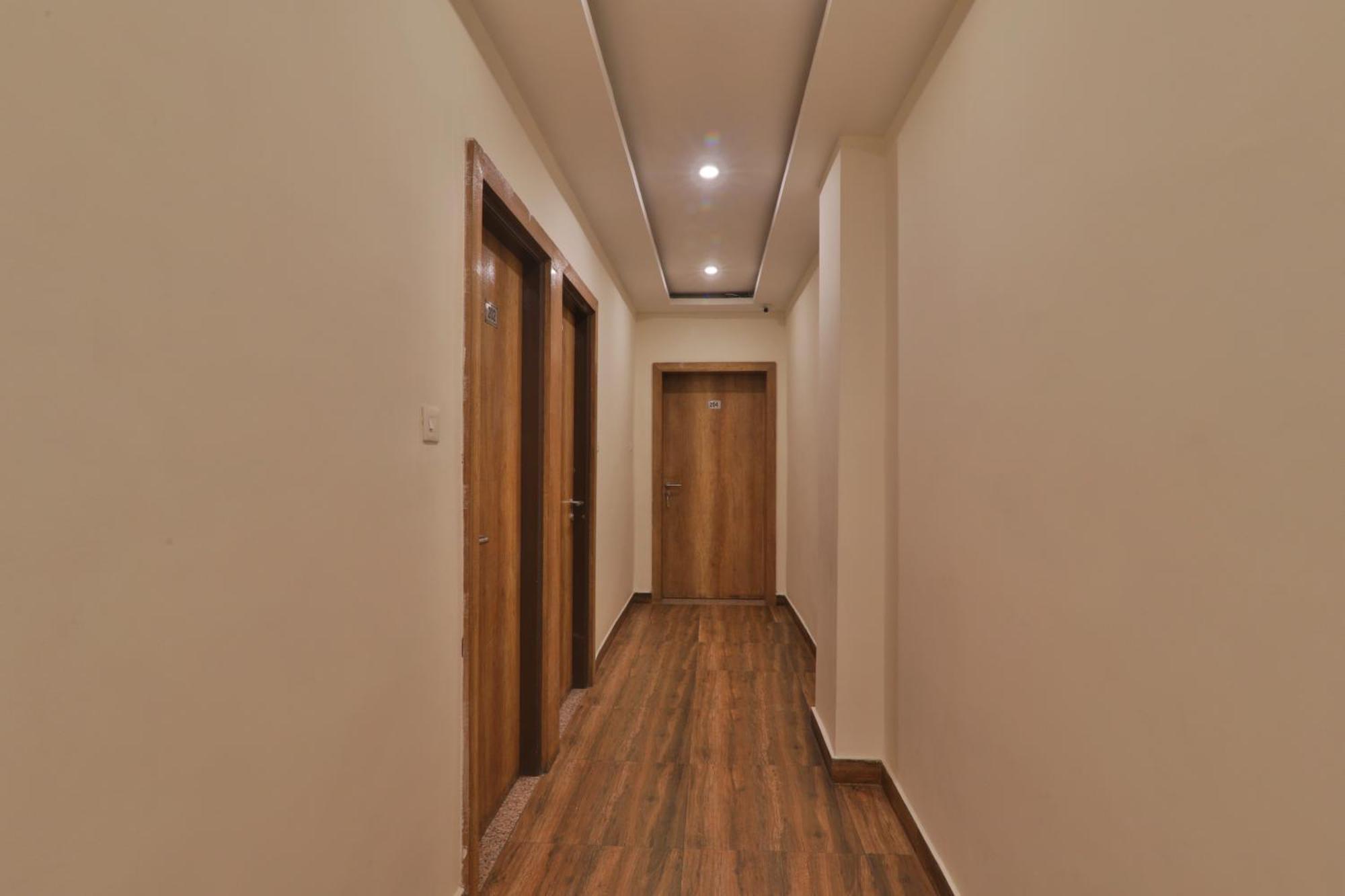 Hotel Janki Inn Sigra 2 Km From Kashi Vishwanath Dham Varanasi Eksteriør bilde