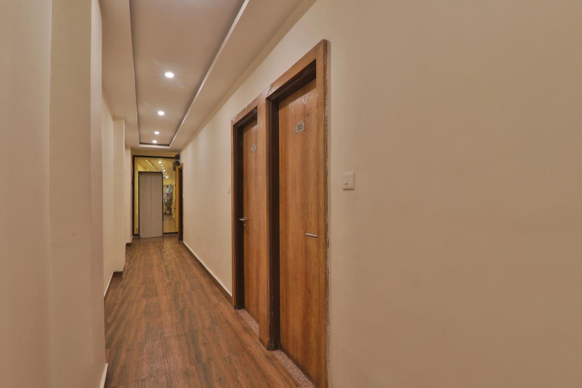 Hotel Janki Inn Sigra 2 Km From Kashi Vishwanath Dham Varanasi Eksteriør bilde